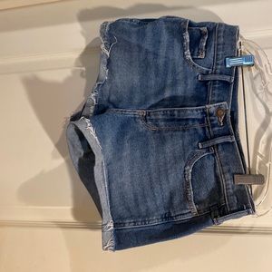 Hollister High Rise Short-Shorts…. Waist 27, Size 5